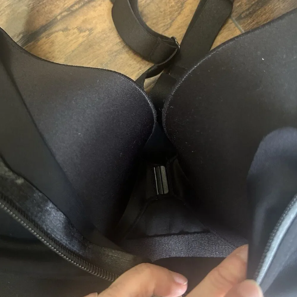 Victorias Secret 40D Knockout Front Zip Close Racerback Sports Bra Black